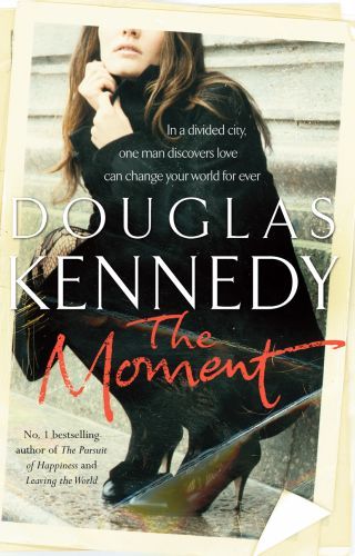 THE MOMENT -  KENNEDY, DOUGLAS - ARROW