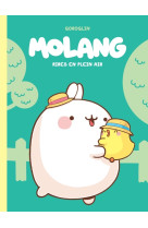 Molang t01 rires en plein air