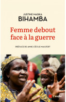 Femme debout face à la guerre